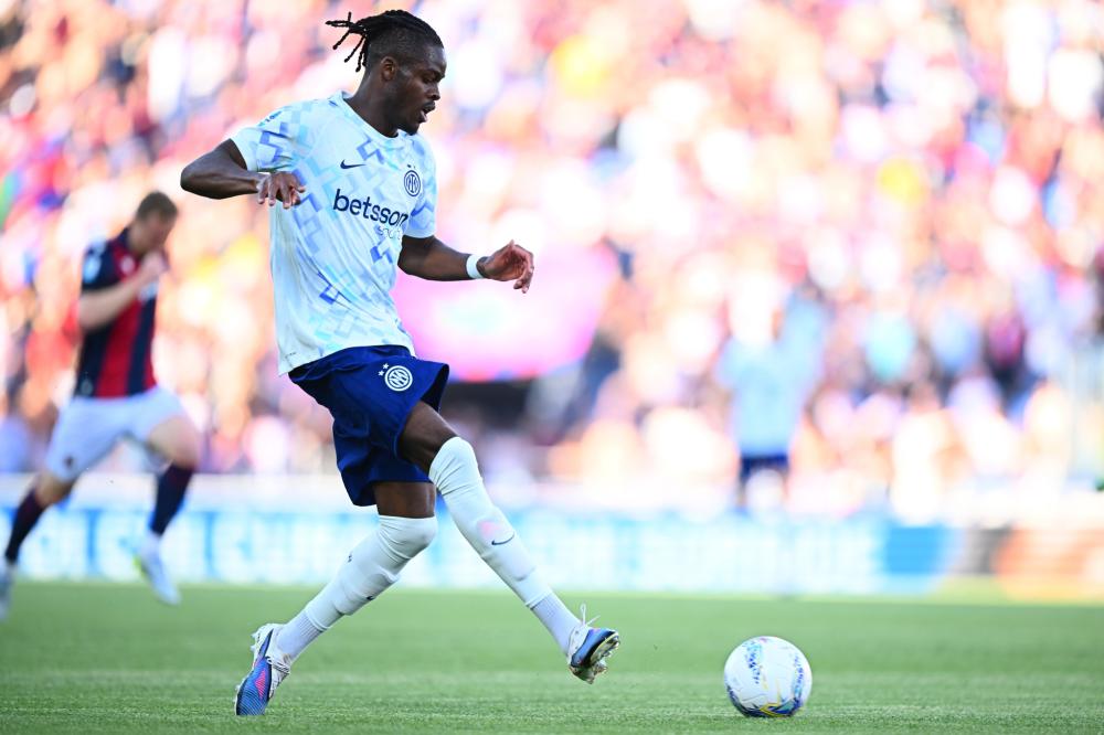 莫利纳领衔赛场风采解析足球技术与战术魅力